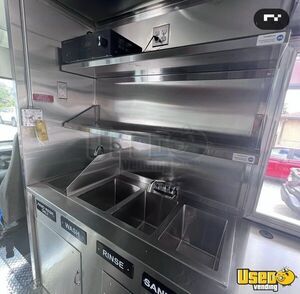 1999 Gruman All-purpose Food Truck Stainless Steel Wall Covers New York Diesel Engine for Sale