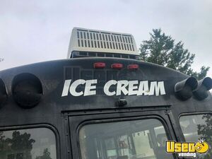 1999 Ice Cream Truck Exterior Customer Counter Manitoba Gas Engine for Sale