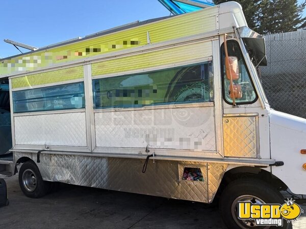 1999 P30 All-purpose Food Truck California Gas Engine for Sale