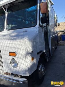 1999 P30 All-purpose Food Truck Stainless Steel Wall Covers California Gas Engine for Sale