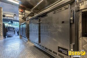 2000 E450 Chassis All-purpose Food Truck Electrical Outlets California Gas Engine for Sale