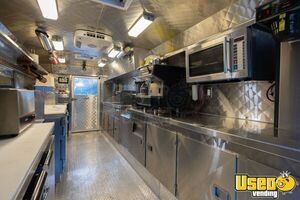 2000 E450 Chassis All-purpose Food Truck Microwave California Gas Engine for Sale