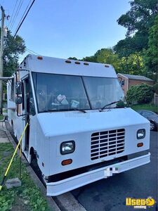 2000 Food Truck All-purpose Food Truck Air Conditioning Virginia Diesel Engine for Sale