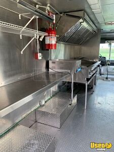 2000 Mt35 All-purpose Food Truck Diamond Plated Aluminum Flooring Washington Diesel Engine for Sale