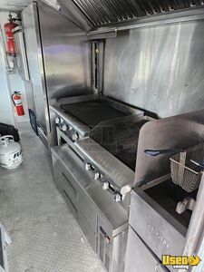 2000 Mt45 All-purpose Food Truck Chef Base Florida Diesel Engine for Sale