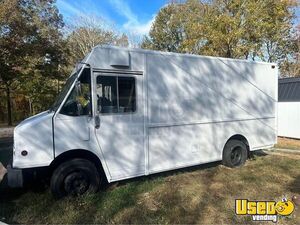 2000 Mt45 Coffee & Beverage Truck Concession Window Tennessee Diesel Engine for Sale