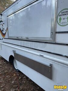 2000 P42 All-purpose Food Truck Insulated Walls Virginia Diesel Engine for Sale