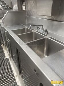 2001 Mt 55 All-purpose Food Truck Diamond Plated Aluminum Flooring California Diesel Engine for Sale