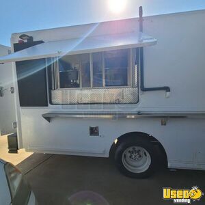 2001 Mt45 All-purpose Food Truck Diamond Plated Aluminum Flooring Arizona Diesel Engine for Sale