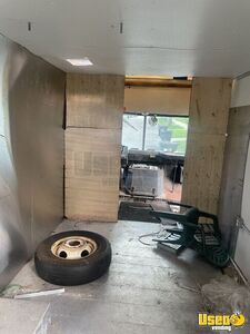 2001 P42 All-purpose Food Truck Electrical Outlets Michigan Gas Engine for Sale