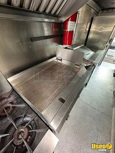 2001 P42 All-purpose Food Truck Stainless Steel Wall Covers Maryland Diesel Engine for Sale