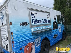 2001 P42 Workhorse All-purpose Food Truck Concession Window Pennsylvania Diesel Engine for Sale