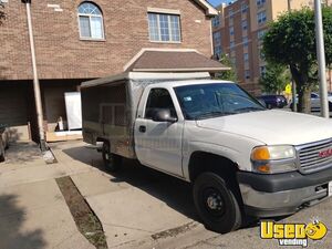 2001 Sierra Lunch Serving Food Truck Concession Window Illinois Gas Engine for Sale