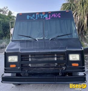 2001 Utilimaster All-purpose Food Truck Diamond Plated Aluminum Flooring Florida Diesel Engine for Sale