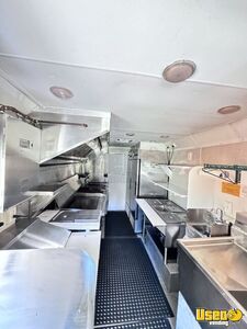 2001 Utilimaster All-purpose Food Truck Insulated Walls North Carolina Gas Engine for Sale