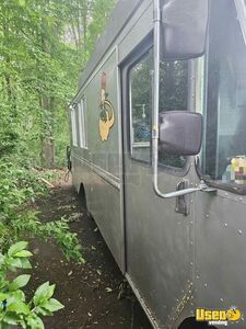 2002 Food Truck All-purpose Food Truck Concession Window North Carolina for Sale