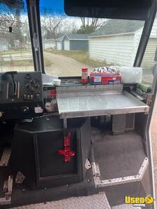 2002 Food Truck Taco Food Truck Diamond Plated Aluminum Flooring Iowa Diesel Engine for Sale