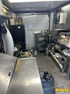 2002 P-series All-purpose Food Truck Floor Drains Texas Diesel Engine for Sale