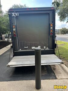 2002 P-series All-purpose Food Truck Stainless Steel Wall Covers Texas Diesel Engine for Sale