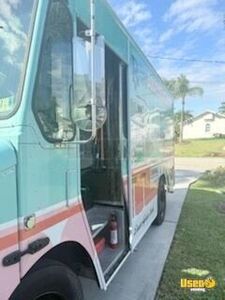 2002 P30 Ice Cream Truck Cabinets Florida Diesel Engine for Sale