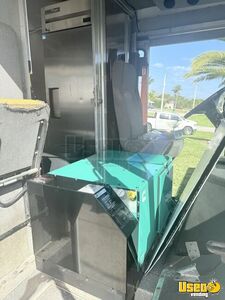 2002 P30 Ice Cream Truck Stainless Steel Wall Covers Florida Diesel Engine for Sale