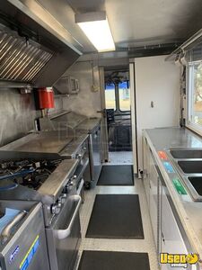 2002 P42 All-purpose Food Truck Cabinets Maryland Diesel Engine for Sale