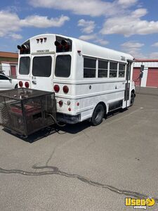 2002 Pet Care / Veterinary Truck Air Conditioning Washington Diesel Engine for Sale