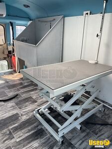 2002 Pet Care / Veterinary Truck Electrical Outlets Washington Diesel Engine for Sale