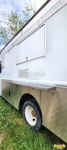 2002 Step Van Kitchen Food Truck All-purpose Food Truck Insulated Walls Texas Diesel Engine for Sale