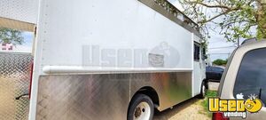 2002 Step Van Kitchen Food Truck All-purpose Food Truck Stainless Steel Wall Covers Texas Diesel Engine for Sale