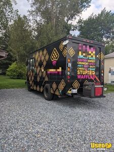 2002 Tk All-purpose Food Truck Diamond Plated Aluminum Flooring Pennsylvania Diesel Engine for Sale