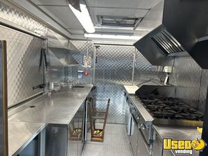 2002 Utilimaster All-purpose Food Truck Spare Tire British Columbia Diesel Engine for Sale