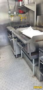 2003 All-purpose Food Truck Diamond Plated Aluminum Flooring British Columbia Diesel Engine for Sale