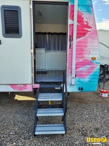 2003 Fleetwood Mobile Hair & Nail Salon Truck Generator Arizona for Sale