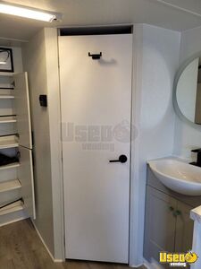 2003 Fleetwood Mobile Hair & Nail Salon Truck Restroom Arizona for Sale