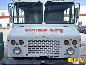 2003 Food Truck All-purpose Food Truck Diamond Plated Aluminum Flooring Indiana Diesel Engine for Sale