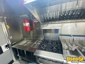 2003 Food Truck All-purpose Food Truck Diamond Plated Aluminum Flooring North Carolina Diesel Engine for Sale