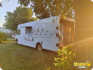 2003 Mt45 All-purpose Food Truck Concession Window Illinois Diesel Engine for Sale