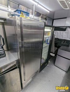 2003 P42 Coffee & Beverage Truck Diamond Plated Aluminum Flooring Texas Diesel Engine for Sale