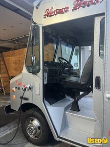 2003 P42 Grumman Olson All-purpose Food Truck Diamond Plated Aluminum Flooring Rhode Island Gas Engine for Sale