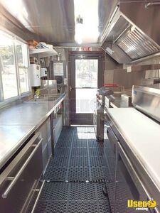 2003 P42 Workhorse All-purpose Food Truck Stainless Steel Wall Covers Colorado Diesel Engine for Sale