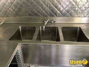 2003 Workhorse All-purpose Food Truck Hand-washing Sink New York Diesel Engine for Sale