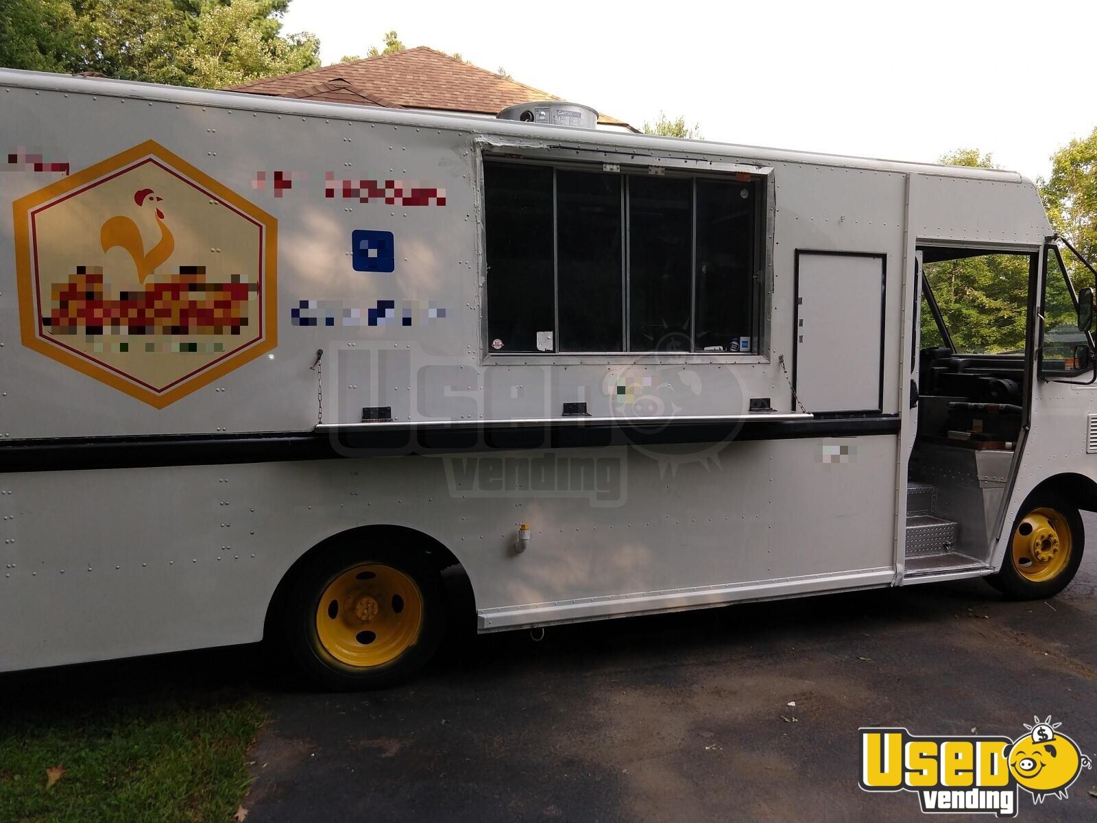 Very Versatile 2003 Workhorse Big Multi Use Food Truck For Sale In Rhode Island