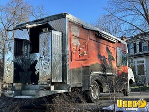 2003 Workhorse All-purpose Food Truck Stainless Steel Wall Covers Pennsylvania Gas Engine for Sale