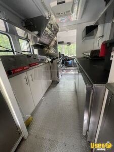 2004 M-line All-purpose Food Truck Insulated Walls New York Diesel Engine for Sale