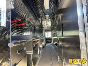 2004 Mt35 Chassis All-purpose Food Truck Awning Pennsylvania Diesel Engine for Sale