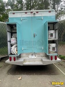 2004 Mt45 All-purpose Food Truck Stainless Steel Wall Covers New York Diesel Engine for Sale