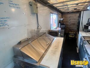 2004 Mt45 Kitchen Food Truck All-purpose Food Truck Stovetop Georgia Diesel Engine for Sale