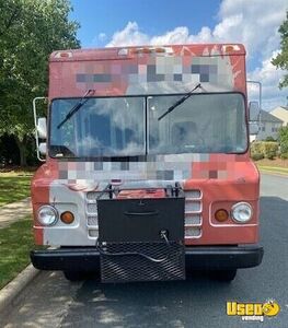 2004 P42 Kitchen Food Truck All-purpose Food Truck Concession Window North Carolina Diesel Engine for Sale