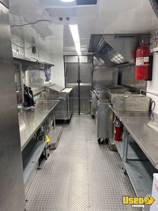 2004 P42 Kitchen Food Truck All-purpose Food Truck Diamond Plated Aluminum Flooring North Carolina Diesel Engine for Sale